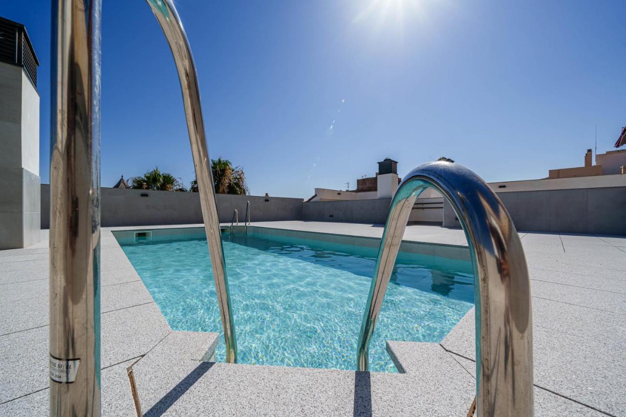 City Centre Pool & Parking Málaga Eksteriør bilde