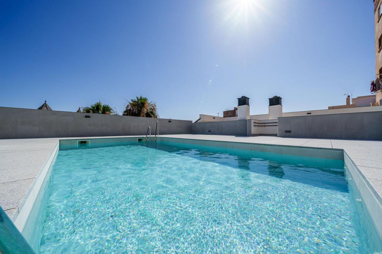 City Centre Pool & Parking Málaga Eksteriør bilde
